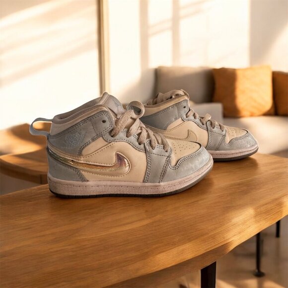 Nike Air Jordan 1 Mid Kids Sneakers Size 13C Light Blue White - Picture 3 of 3